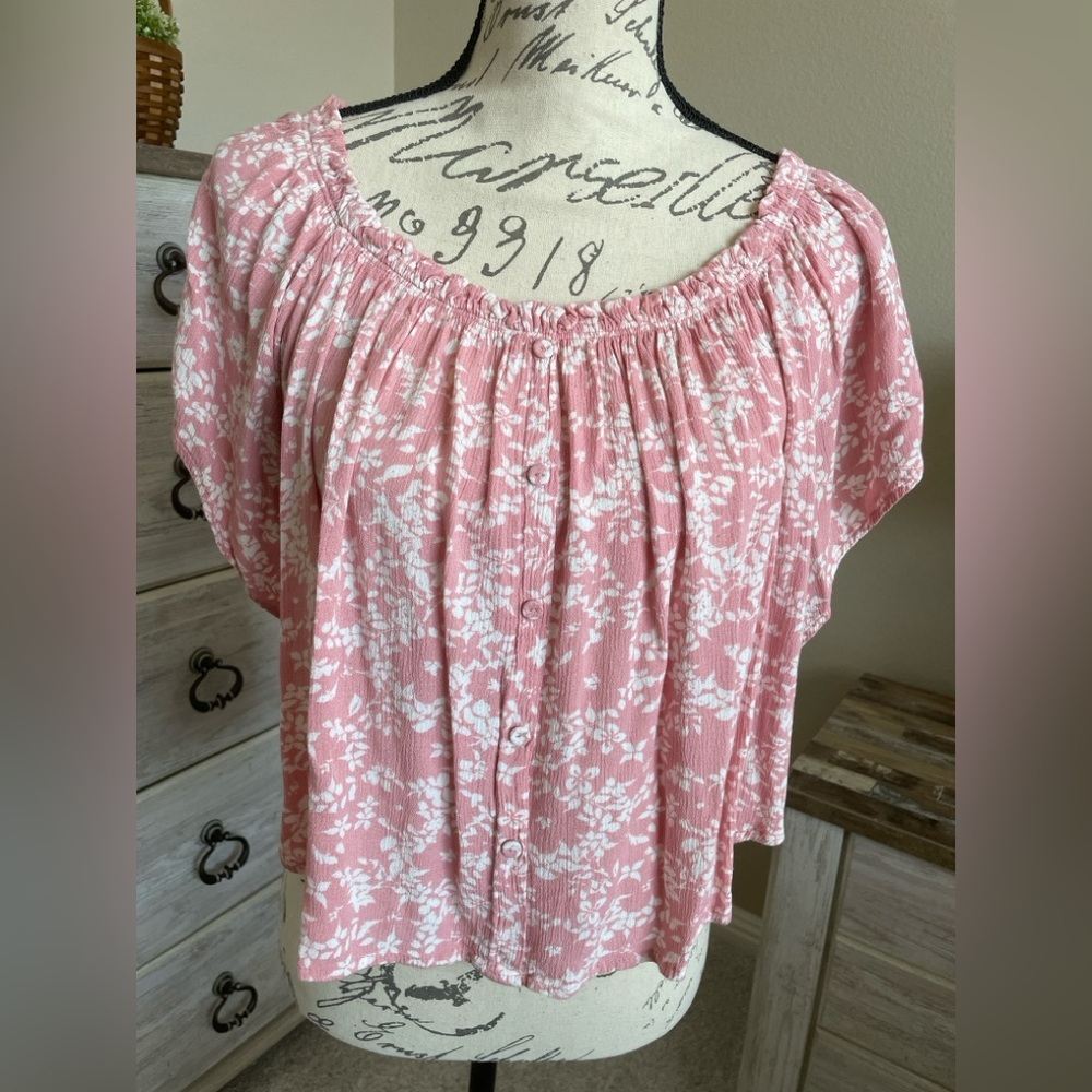 Forever 21 Pink and White Ruffled Cap Sleeve Blouse